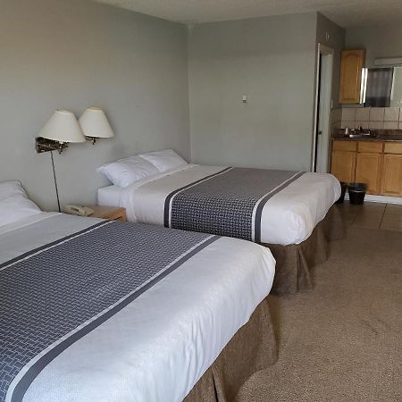 Wild Rose Country Inn Grande Prairie Zewnętrze zdjęcie