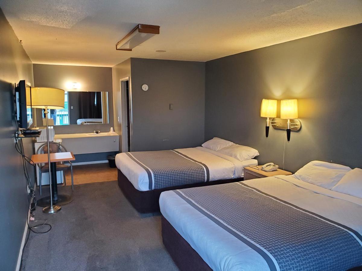 Wild Rose Country Inn Grande Prairie Zewnętrze zdjęcie