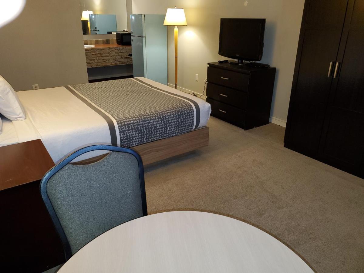 Wild Rose Country Inn Grande Prairie Zewnętrze zdjęcie