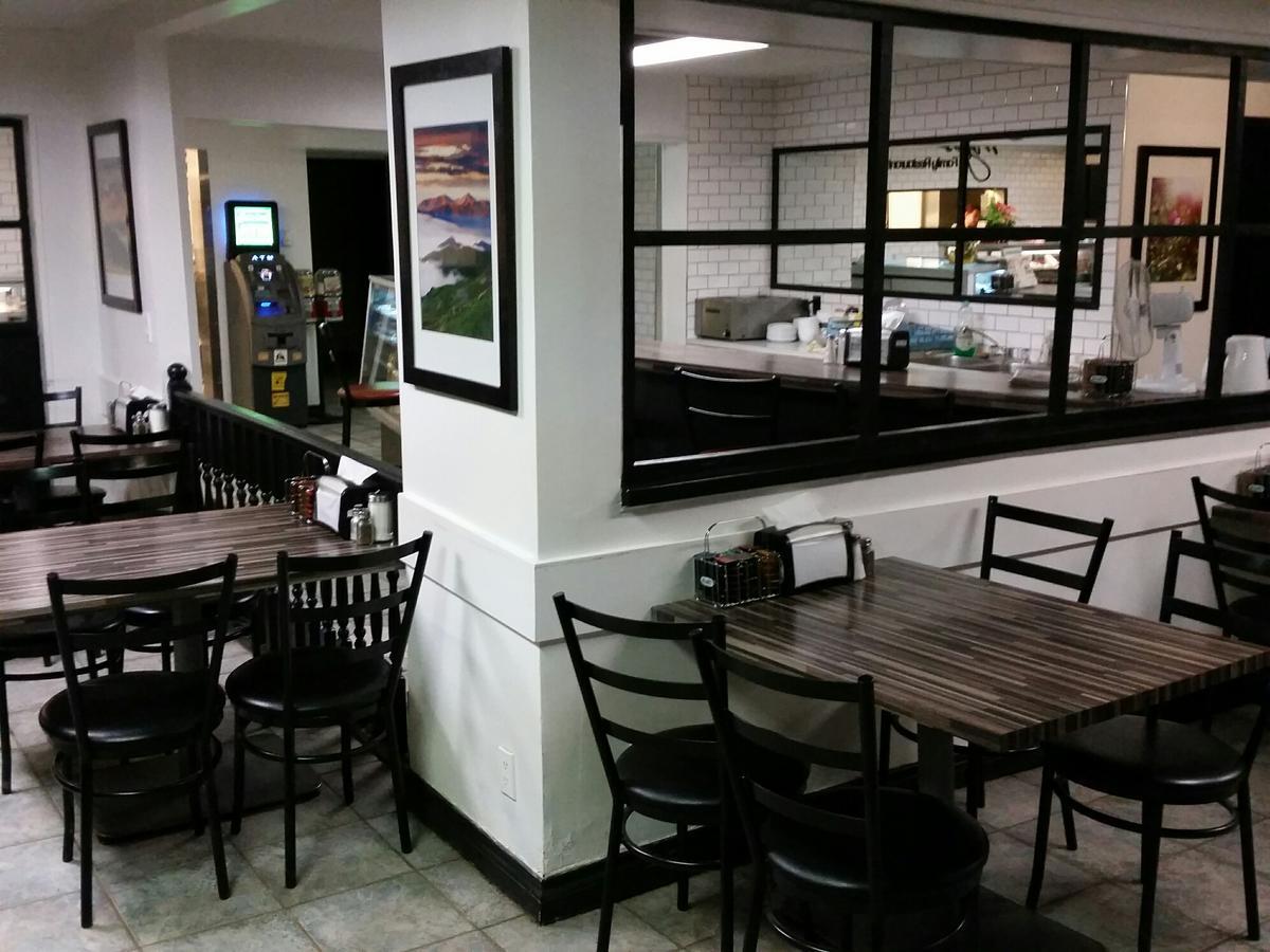 Wild Rose Country Inn Grande Prairie Zewnętrze zdjęcie